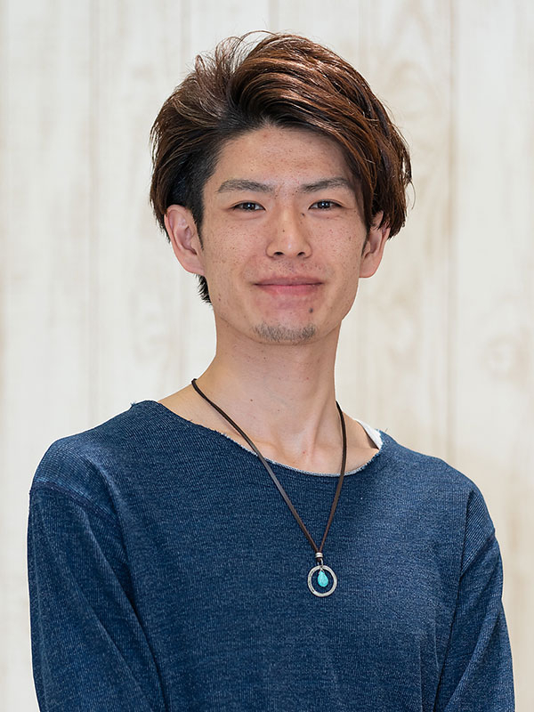 スタッフ 岩手県盛岡市の美容室美容院 Hair Nail B Road ヘアアンドネイルビロード 盛岡店 スタッフ 岩手県盛岡市の美容室美容院 Hair Nail B Road ヘアアンドネイルビロード 盛岡店